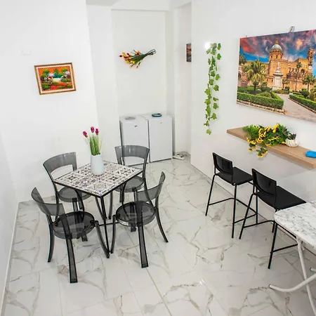 بيت ضيافة Azzurro Mare
